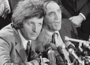 Leonard Weinglass (left) with fellow attorney William Kunstler during the trial of the Chicago 8